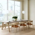 Krzesło drewniane tapicerowane AC2 dąb bielony siedzisko skóra cognac - Andersen Furniture