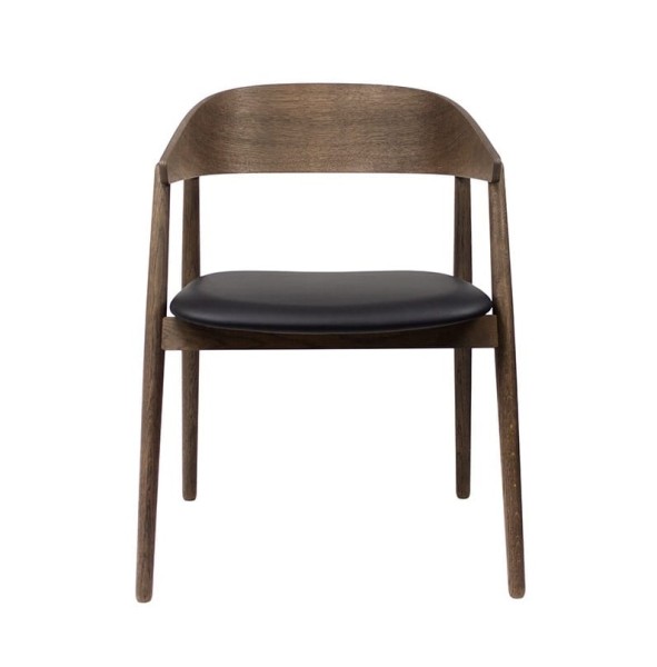 Krzesło drewniane z tapicerowanym siedziskiem AC2, dąb dymiony, skóra czarna - Andersen Furniture
