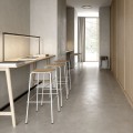 Hoker z drewnianym siedziskiem Scope, wybór koloru - Andersen Furniture