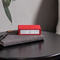 Budzik sterowany radiowo, na baterie Flip+, czerwony - Lexon