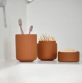 Pojemnik łazienkowy z pokrywką Ume, terracotta - Zone Denmark