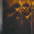 Drewniana lampa sufitowa Cyna Ø50, z forniru dębowego - Andersen Furniture