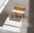 Drewniany stołek Scala, dąb olejowany - EKTA Living