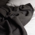 Narzuta z miękkiej bawełny waflowej Miro 260x260, Taupe - Tell Me More