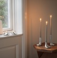 Świecznik na świecę stołową Mellow 16 cm, srebrny - Eva Solo