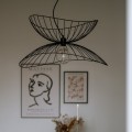 Metalowa lampa wisząca o falującym kształcie Ray 70, czarna - Globen Lighting