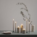 Długie świece stożkowe 32 na baterie z ruchomym płomieniem LED, Oyster Grey, 2 pak - Uyuni