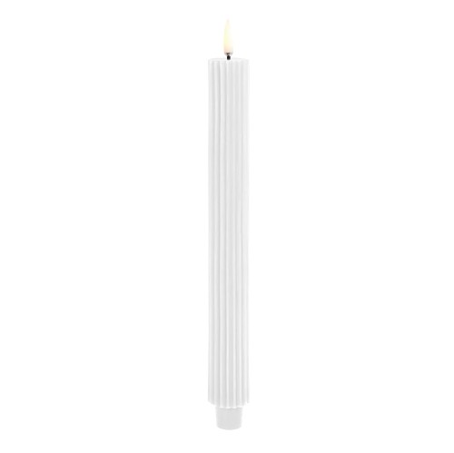 Rowkowane świece stożkowe 25,5 cm, LED na baterie z ruchomym płomieniem, biel Nordic, 2 pak - Uyuni