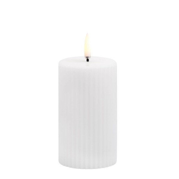 Rowkowana świeca walec 10 cm, LED na baterie z ruchomym płomieniem, biel Nordic - Uyuni