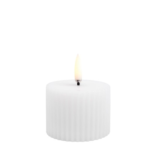 Rowkowana świeca walec 4,5 cm, LED na baterie z ruchomym płomieniem, biel Nordic - Uyuni
