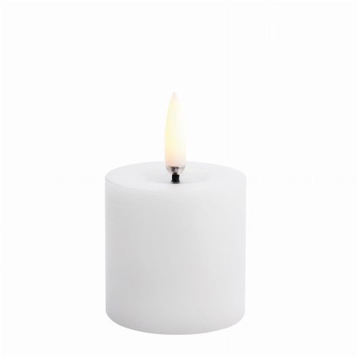 Świeca walec LED na baterie z ruchomym płomieniem Melted Pillar 5x4,5, biała - Uyuni