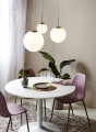 Lampa sufitowa nad stół Grant 35 w kolorze mosiądzu z białą szklaną kulą NORDLUX