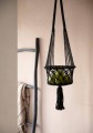 Czarny kwietnik wiszący osłonka ze sznurka z makramy Boho Macrame-M BAZAR BIZAR