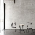 Stołek barowy czarny HC2-79 siedzisko dąb czarny - Andersen Furniture