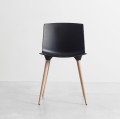 Designerskie krzesło na drewnianych nogach Tac czarne bielone - Andersen Furniture