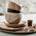 Talerzyk drewniany Base 18 teak - Muubs