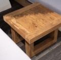 Stolik drewniany Natural 50x50 z odzyskiwanego teaku - Bazar Bizar