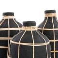 Wazonik Whoopy Black S terakota z rattanową siatką - Bazar Bizar