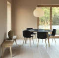 Designerskie krzesło na drewnianych nogach Tac czarne bielone - Andersen Furniture