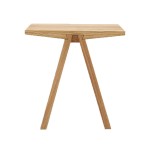 Naturalny taboret Angle z drewna dębowego olejowany - Muubs