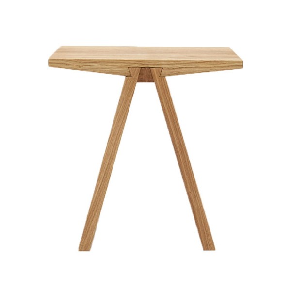 Naturalny taboret Angle z drewna dębowego olejowany - Muubs