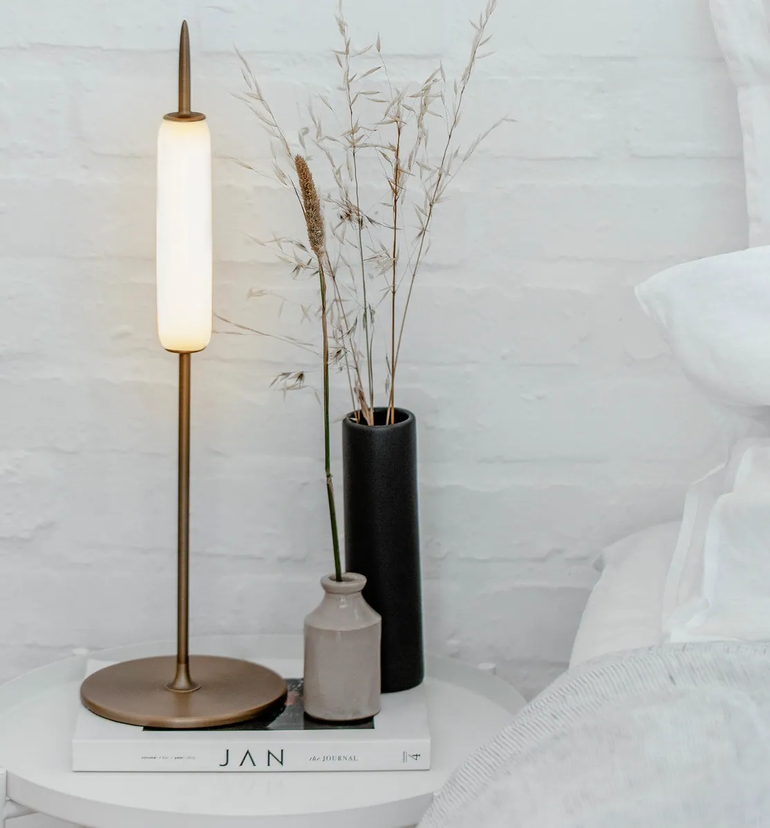 minimalistyczna lampa stołowa Dunhammer Ekta Living, Natural Home Decor