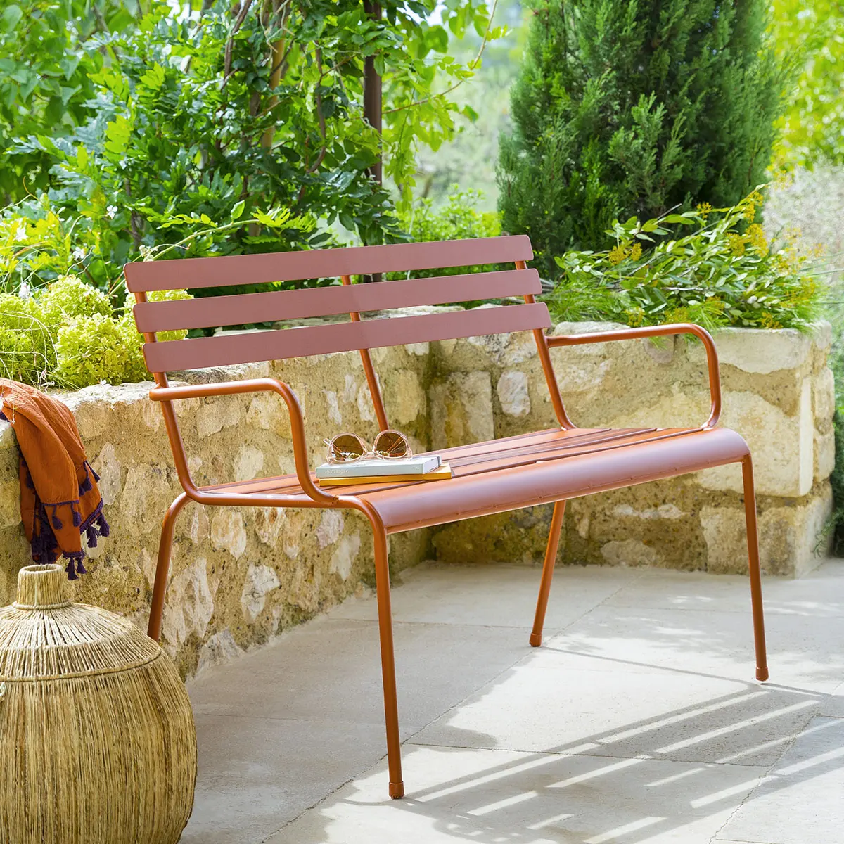 ławka na balkon Greensboro Hesperide, fotel bujany ogrodowy Hesperide, sklep natural home decor