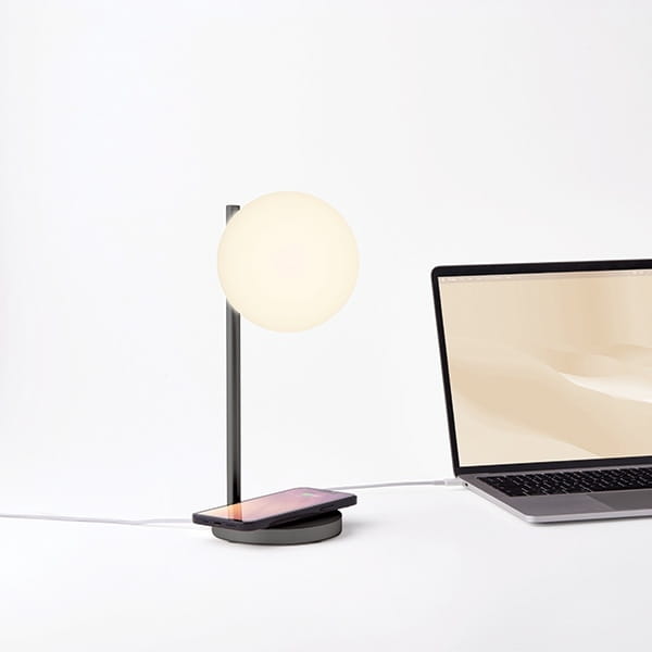 lampka na biurko z ładowarką indukcyjną, naturalhomedecor