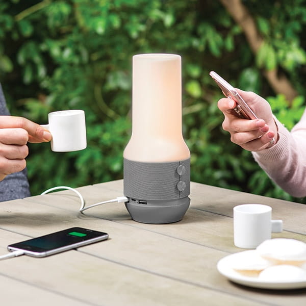 lampa bezprzewodowa z głośnikiem bluetooth Lexon, sklep natural home decor