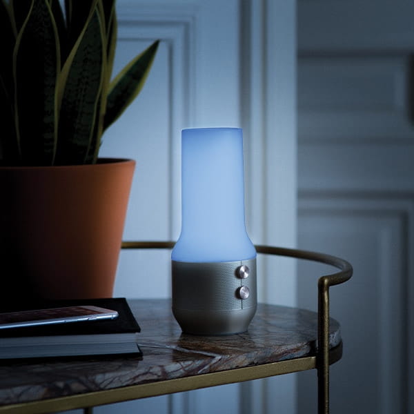 Lampa z głośnikiem Lexon, naturalhomedecor