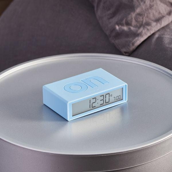 Lexon Flip+ budzik elektroniczny na baterie, naturalhomedecor