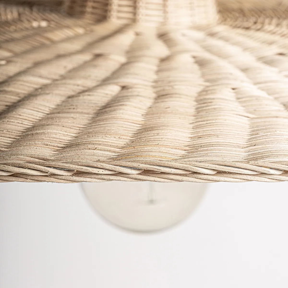 płaska lampa wisząca z rattanu, Natural Home Decor