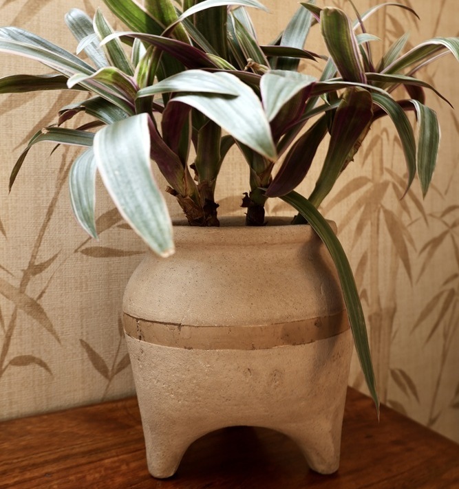 ceramiczna osłonka na nóżkach, natural home decor