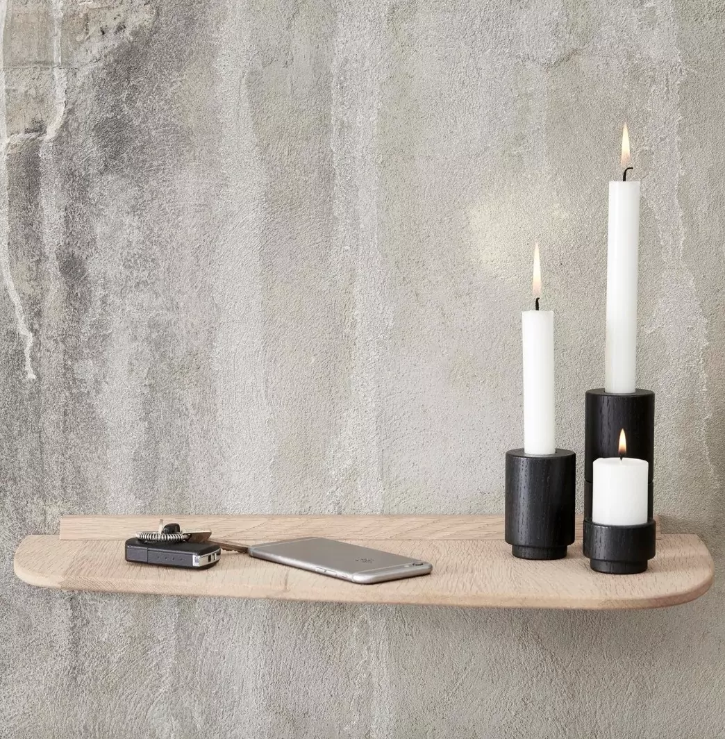 Drewniany świecznik na tealighty czarny Andersen Furniture Natural Home Decor