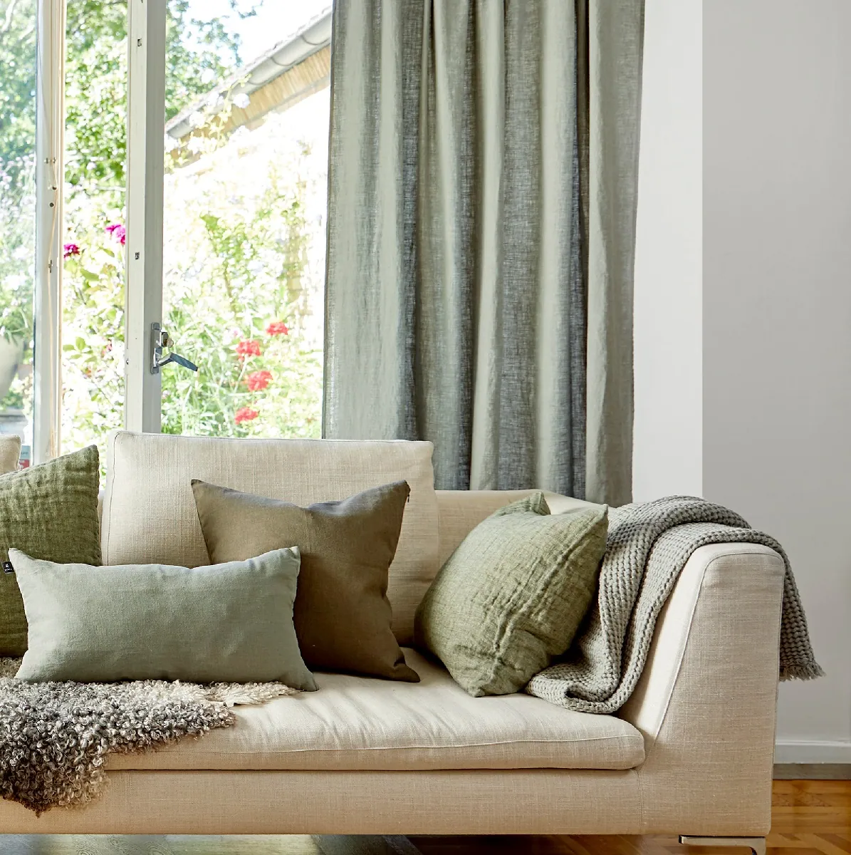 Lniana poduszka dekoracyjna zielona Hannelin Himla Natural Home Decor