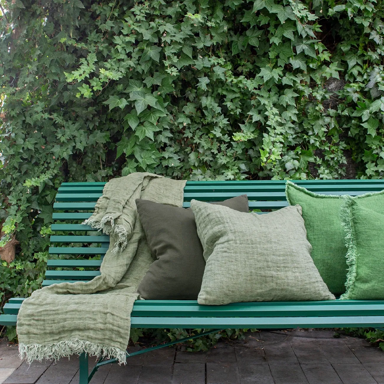 Poszewka na poduszkę lniana zielona Hannelin Himla Natural Home Decor