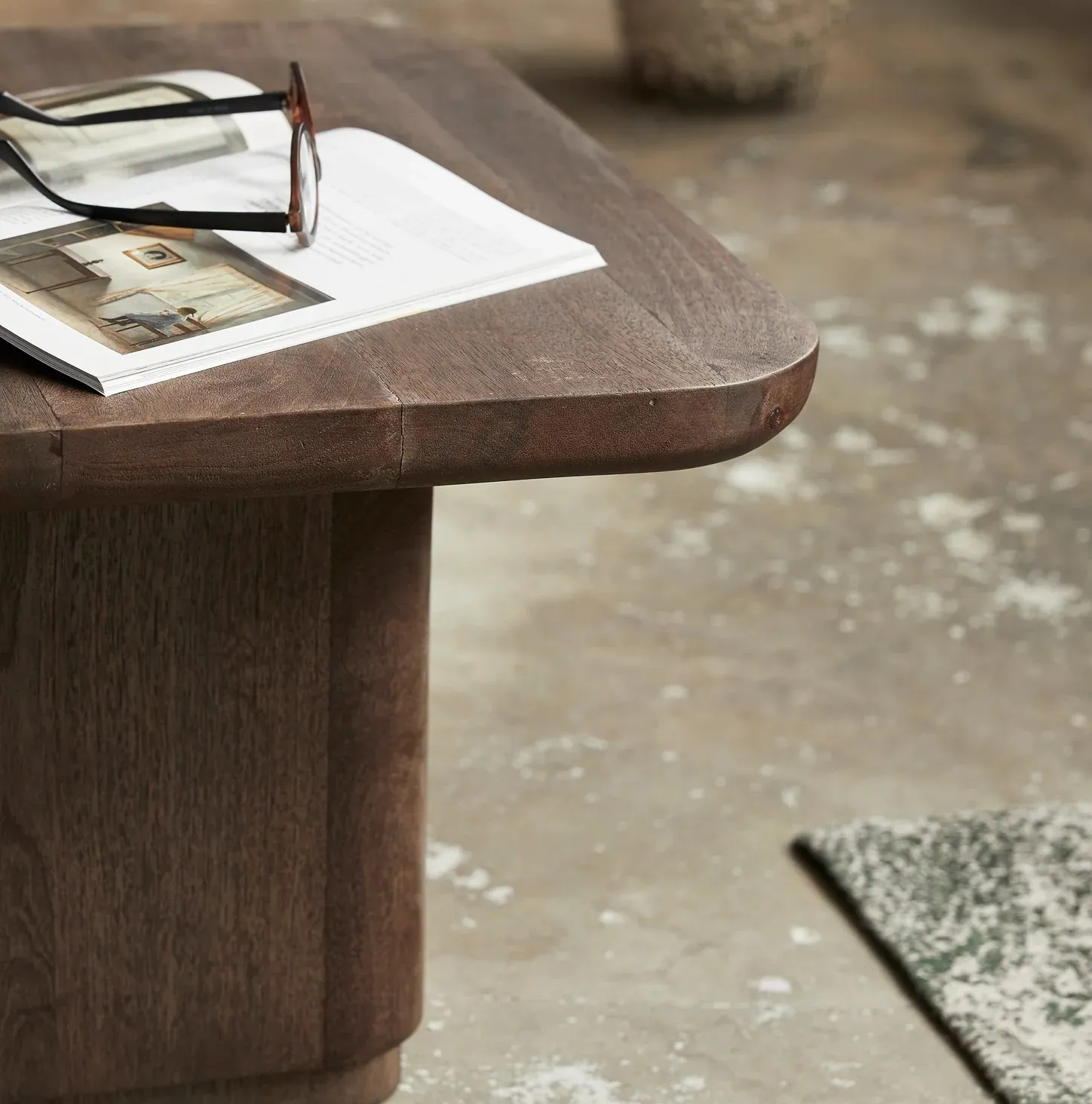 Stolik kawowy do salonu Toke Nordal naturalhomedecor